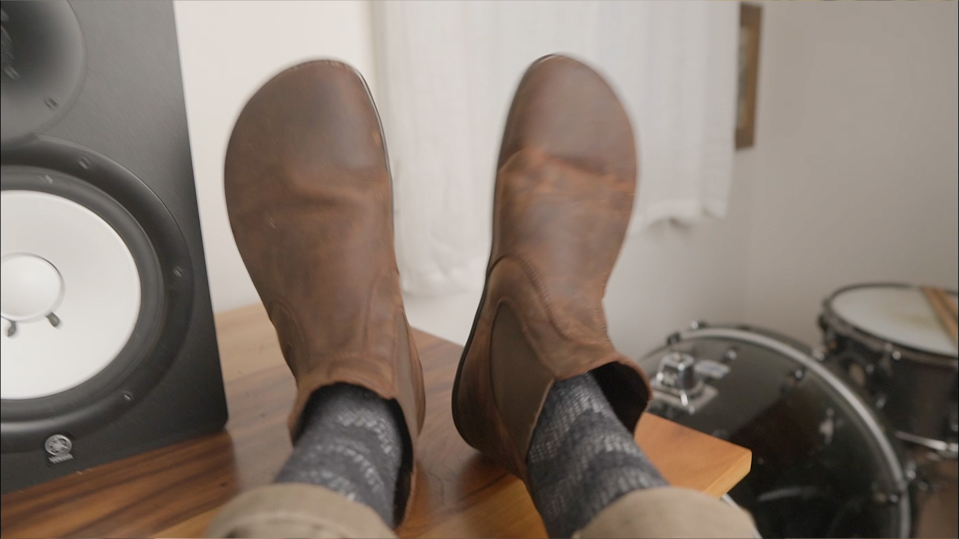 Aylla Uma Chelsea Boot Feet Desk Pov